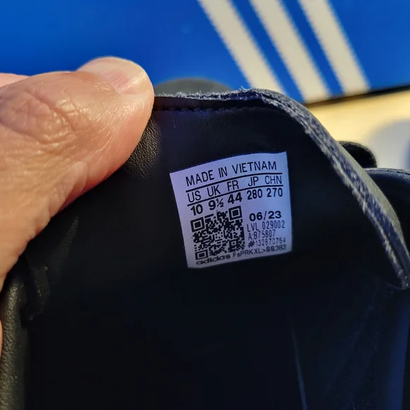 Adidas Samba Black with White Stripes - Picture 3 of 6